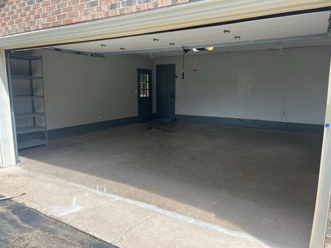 Building Photo - 109 Mangrum Dr