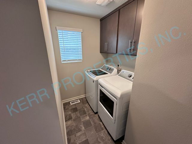 Building Photo - 16772 SE Fox Glen Ct