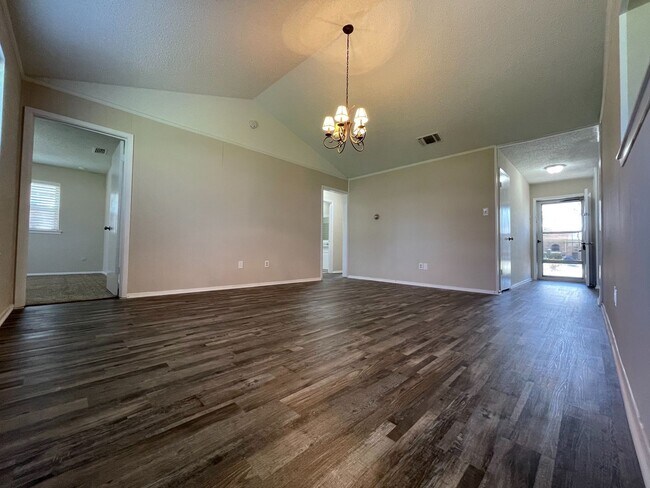 Building Photo - 4/2/2 North Richland HIlls