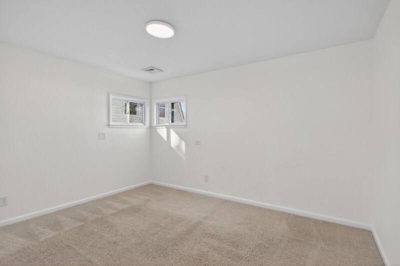 Building Photo - 1013 Sherry Ave