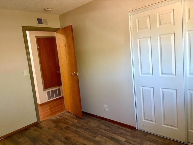 Building Photo - 478 Churchill Park Dr