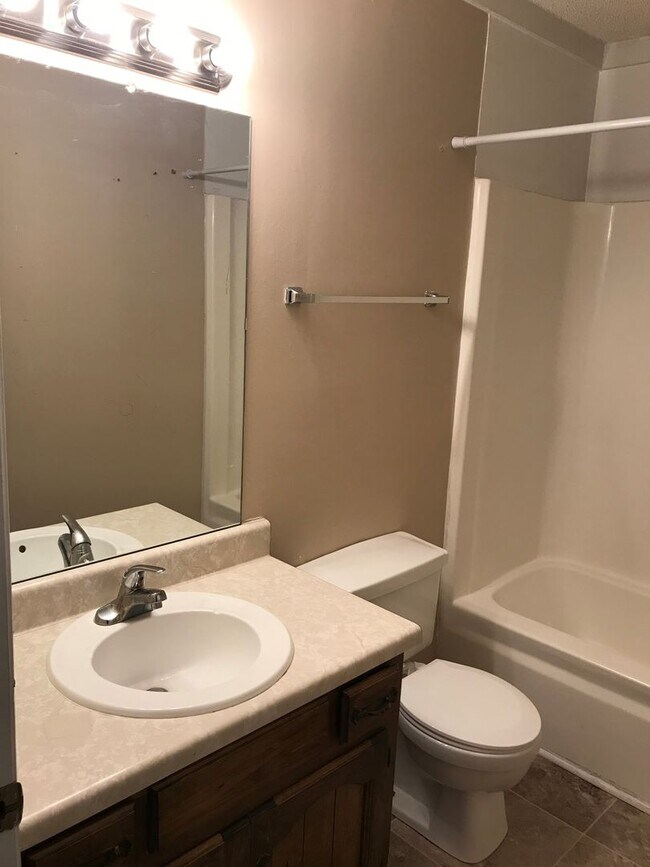 Building Photo - 2563 Carriage Dr