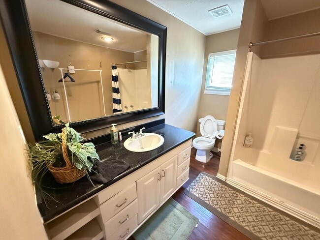 Building Photo - 5239 Kiam St