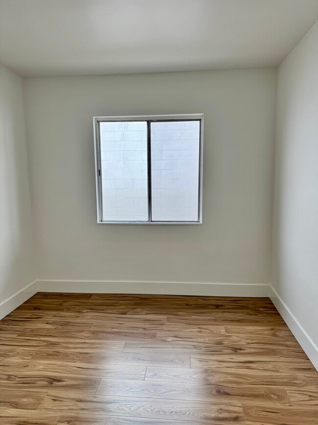 Building Photo - 13429 Beach Ave