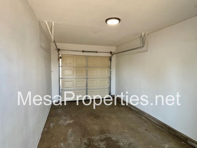 Building Photo - 1595 W Cleveland St