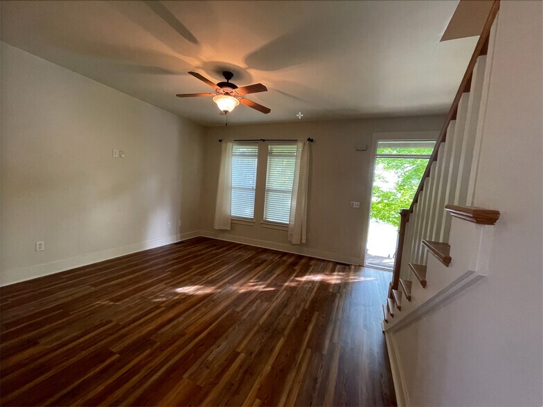 Building Photo - 2364 Zermatt Ave