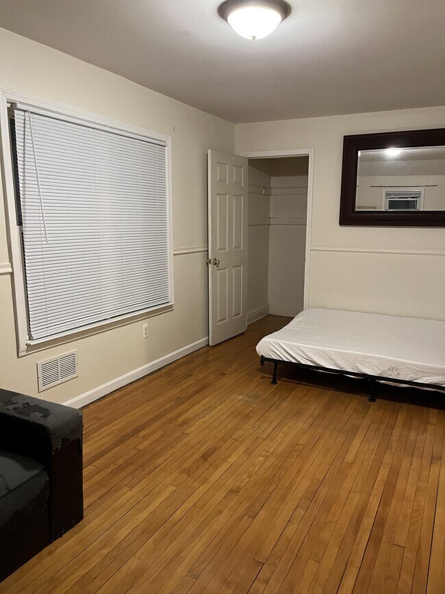 Building Photo - 1227 S State St