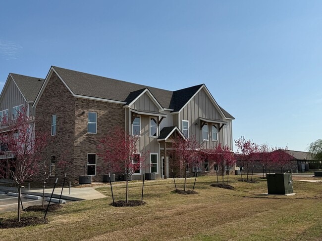 Building Photo - Willow Crossing Apartments