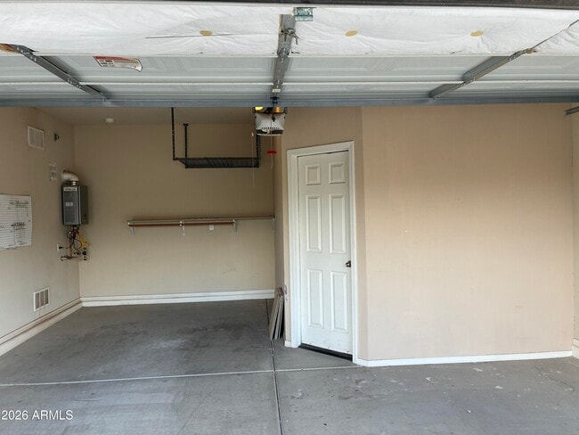 Building Photo - 8011 S 70th Dr