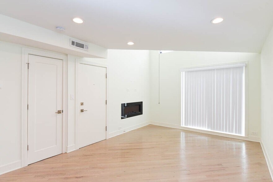 Building Photo - 843 W Grace St