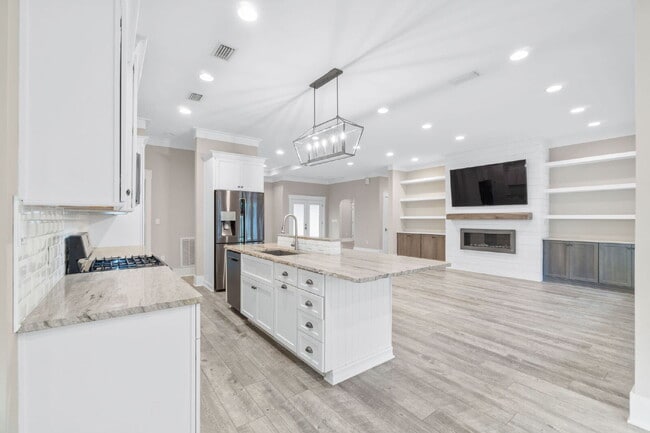 Building Photo - 52 Okahatchee Cir SE