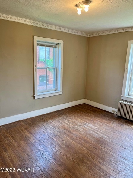 Building Photo - 336 Hastings St