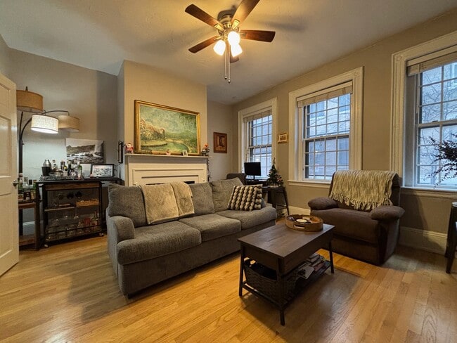 Building Photo - 29 Phillips St