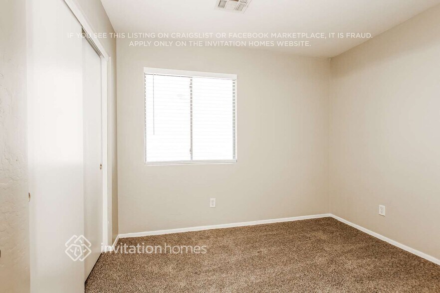 Building Photo - 23949 W Antelope Trail