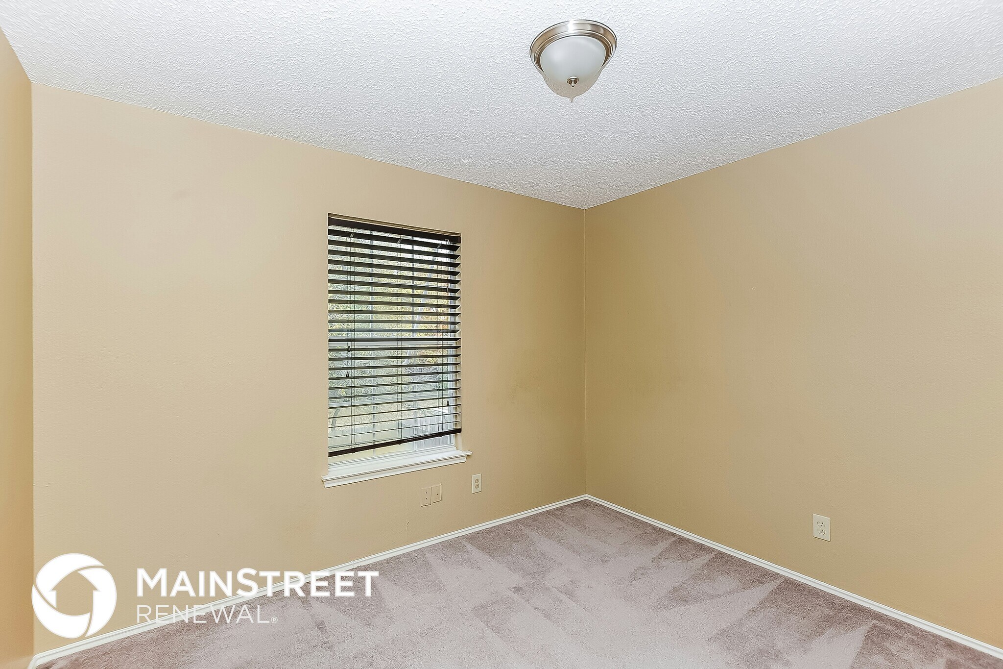 Building Photo - 2411 Bennington Dr