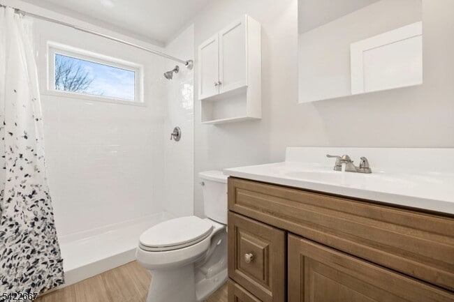 Building Photo - 7 Mountain Rd