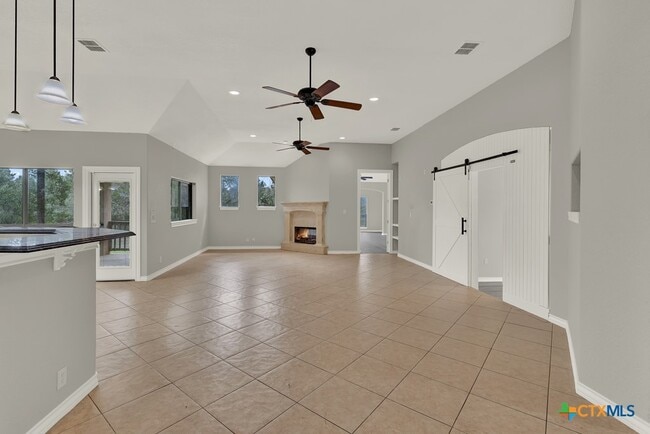 Building Photo - 923 Krona Ct