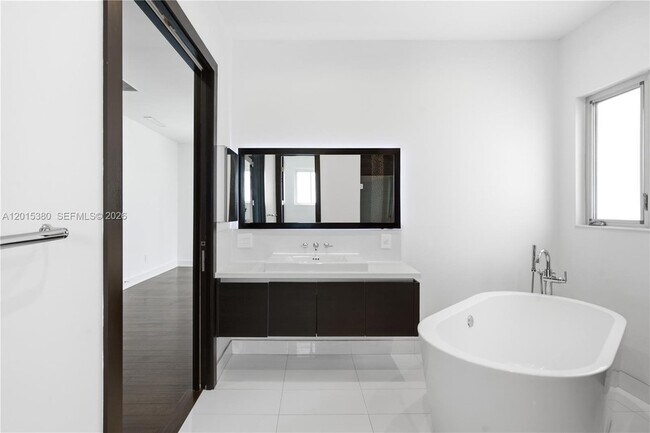 Building Photo - 8221 NW 34th St