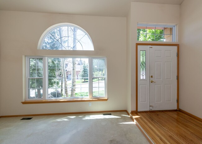 Building Photo - *COMING SOON* 5 Bedroom Broadmoor Beauty A...