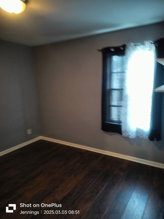 Building Photo - 5640 Sapphire Ave