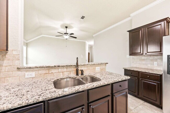 Building Photo - 209 Rawhide Way