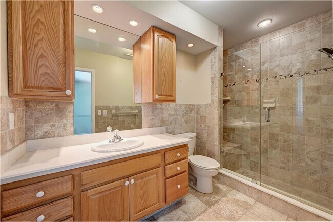 Building Photo - 7743 W Country Club Blvd