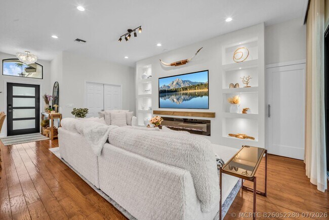 Building Photo - 10852 La Salinas Cir