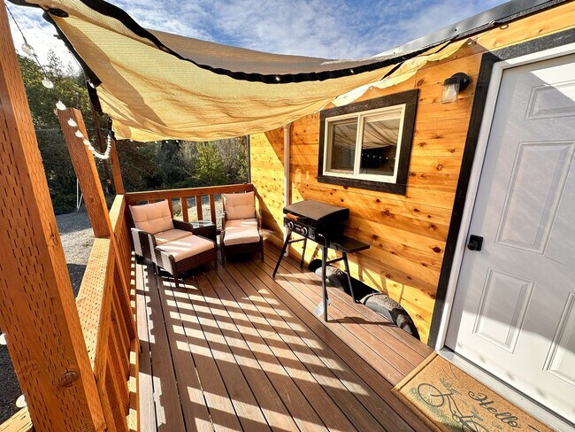 Building Photo - 6554 OR-238