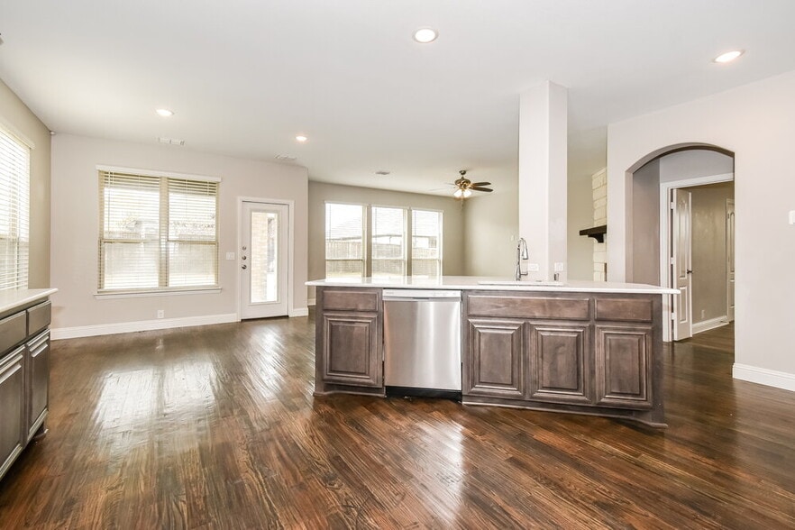 Building Photo - 1129 Quail Dove Dr