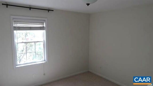 Building Photo - 140 Burnet St