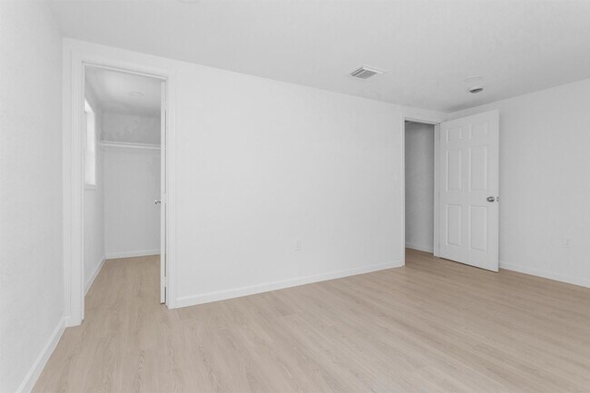 Building Photo - 16016 Green Manor Dr