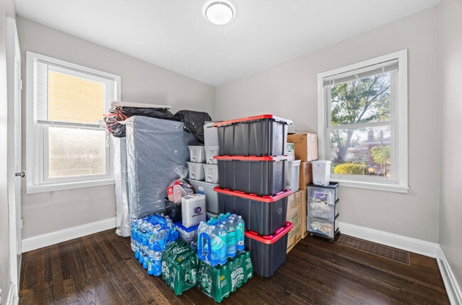 Building Photo - 4136 Park Ave