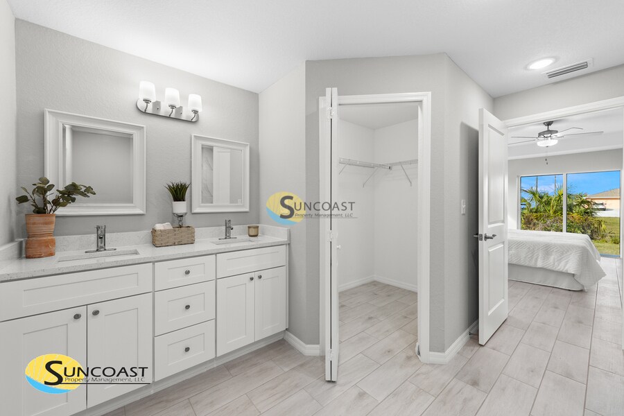 Building Photo - 3929 NE 16th Pl