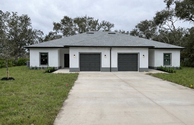 Building Photo - 1125 Highlands Rd