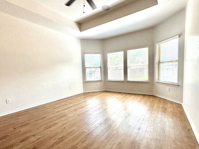 Building Photo - Gorgeous 1 story home with 4 Bedrooms!