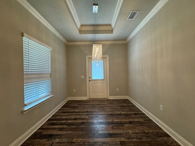 Building Photo - 2369 Belmont Dr