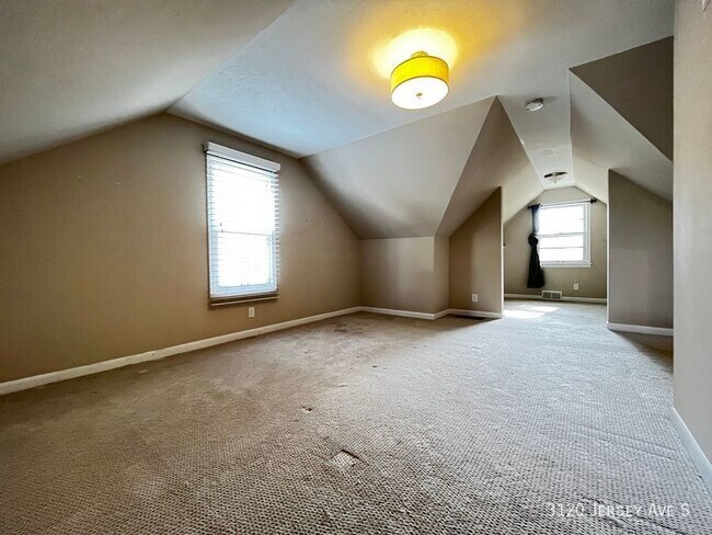 Building Photo - 3120 Jersey Ave S