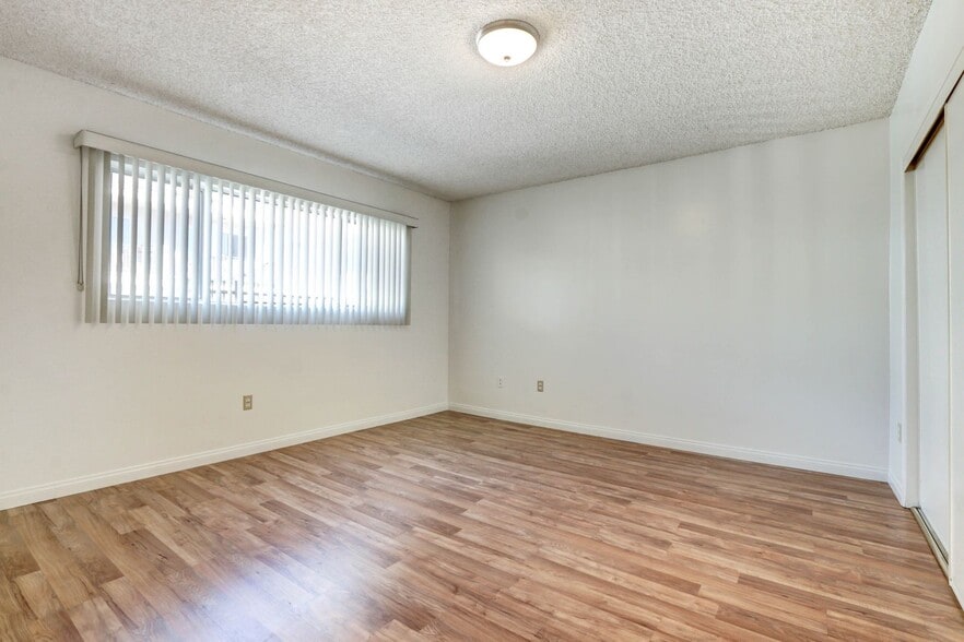 Building Photo - 230 Pacific St