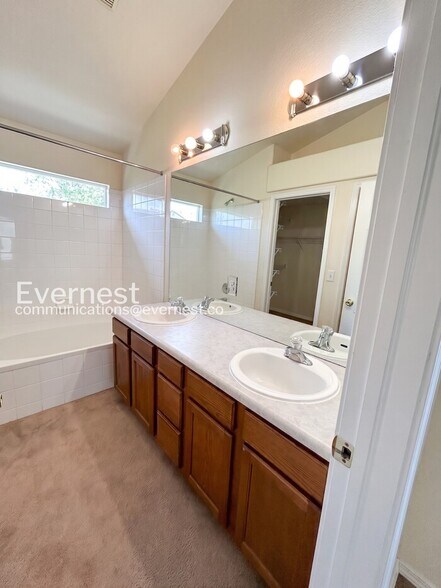 Building Photo - 7324 Edgebrook Dr
