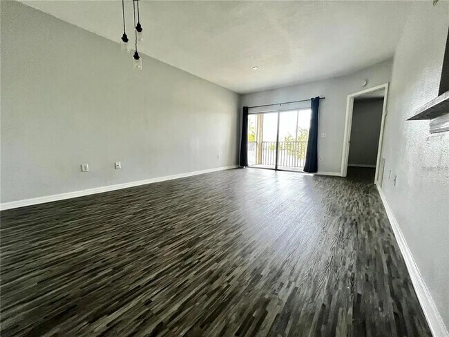 Building Photo - 6011 Skydale Way