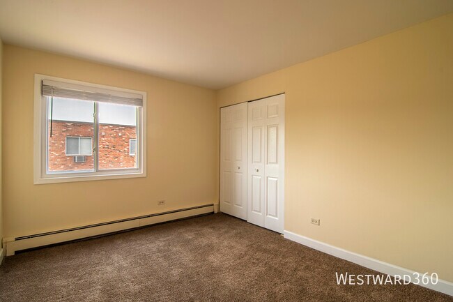 Building Photo - 5720 W 128th St