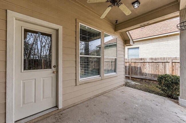 Building Photo - 1402 Weatherford Dr