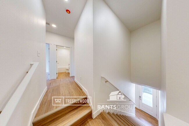Building Photo - Modern Home in Trestlewood – Where Comfort Meets Community!