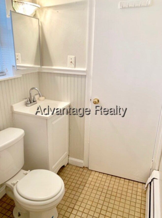 Building Photo - 10 4th Street Pl