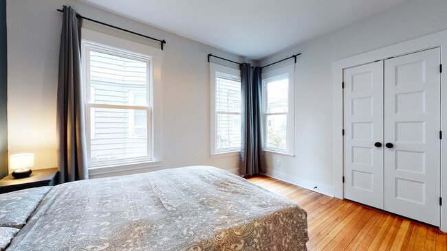 Building Photo - 276-278 Willow St