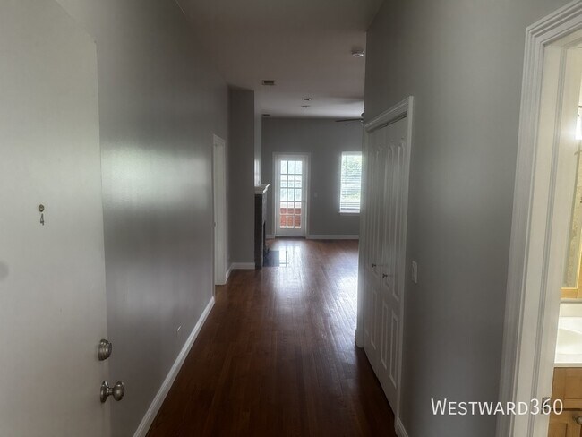 Building Photo - 5948 S Martin Luther King Dr