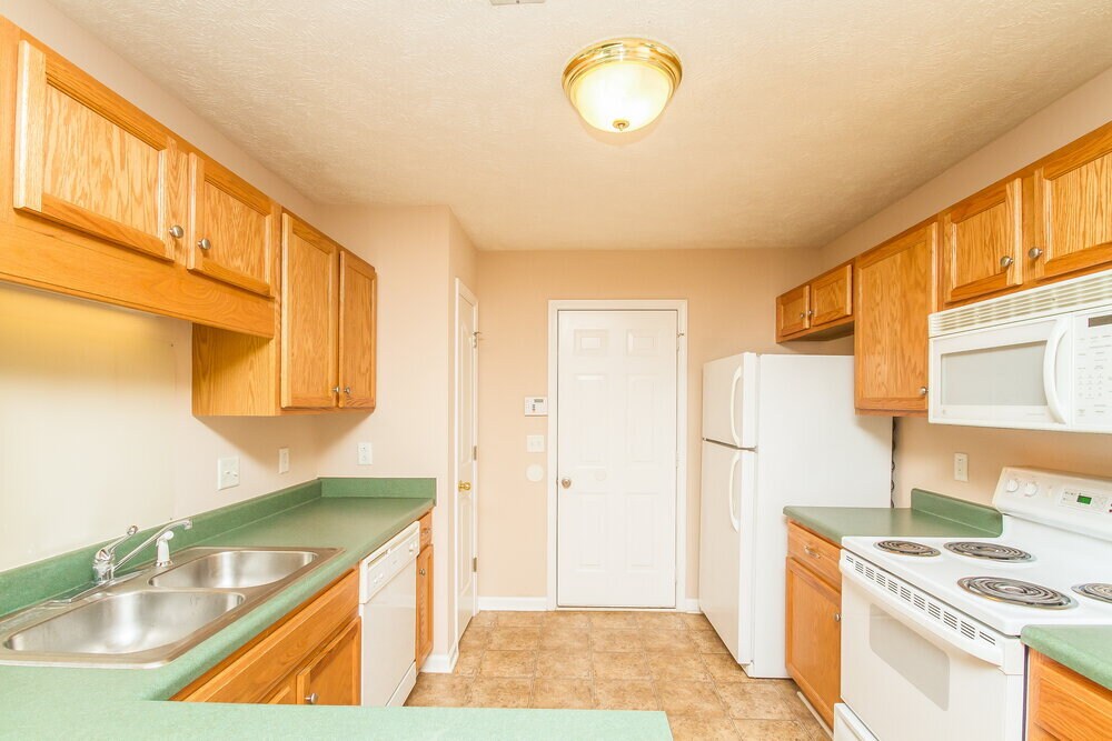 Building Photo - 1318 Eastwoods Dr