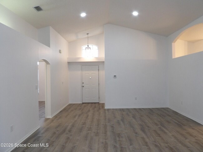 Building Photo - 3685 Kestrel Ct