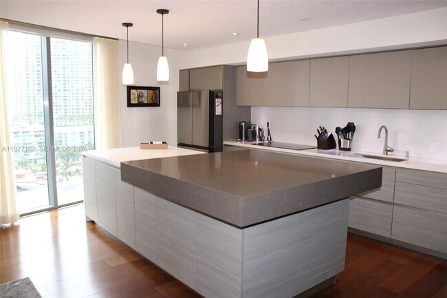 Building Photo - 31 SE 6th St