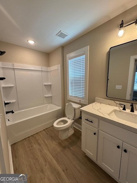 Building Photo - 305 Georgia St